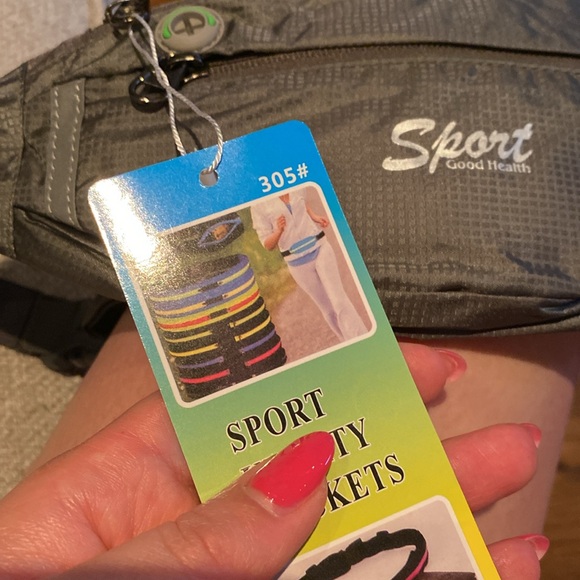 Fanny pack. BNWT - Picture 6 of 6